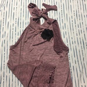 Lilac and black tie around top